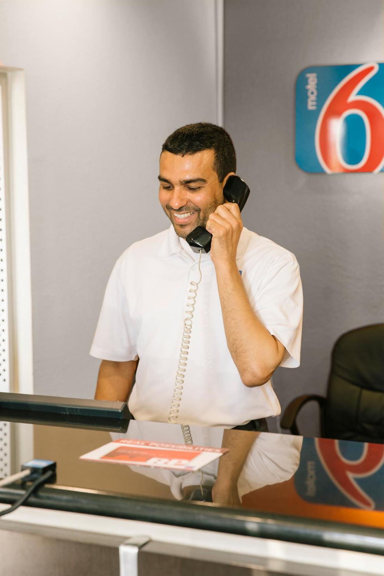 Motel 6-Pinole, Ca エクステリア 写真