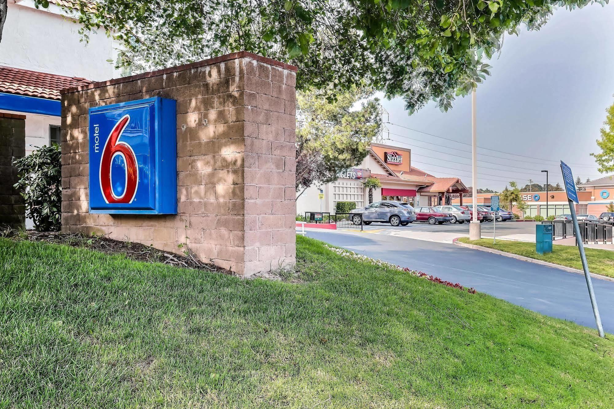 Motel 6-Pinole, Ca エクステリア 写真