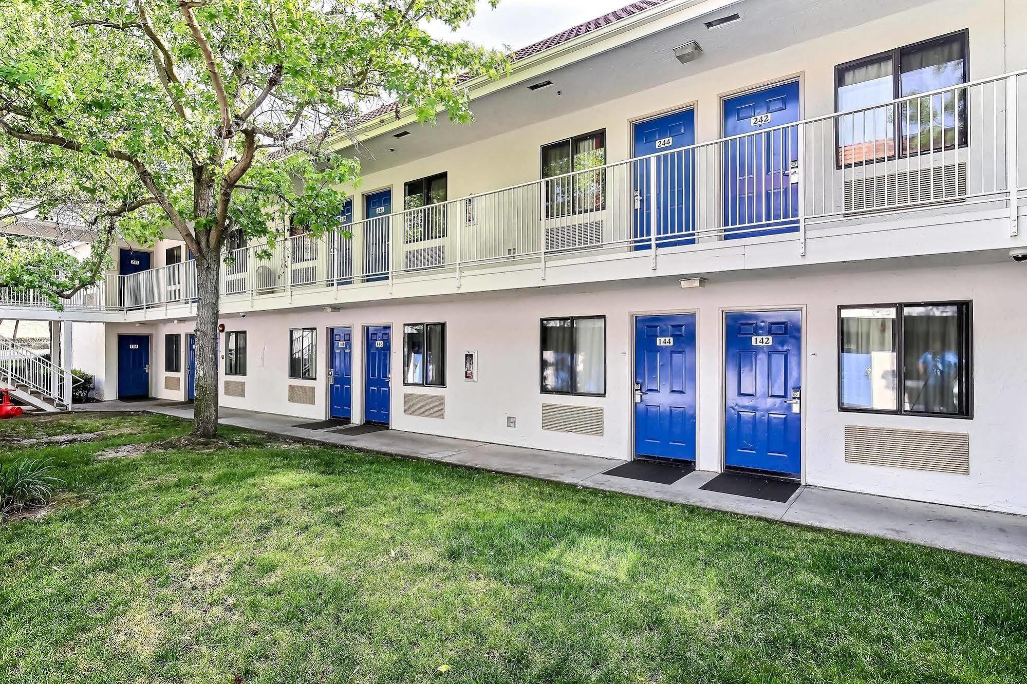 Motel 6-Pinole, Ca エクステリア 写真