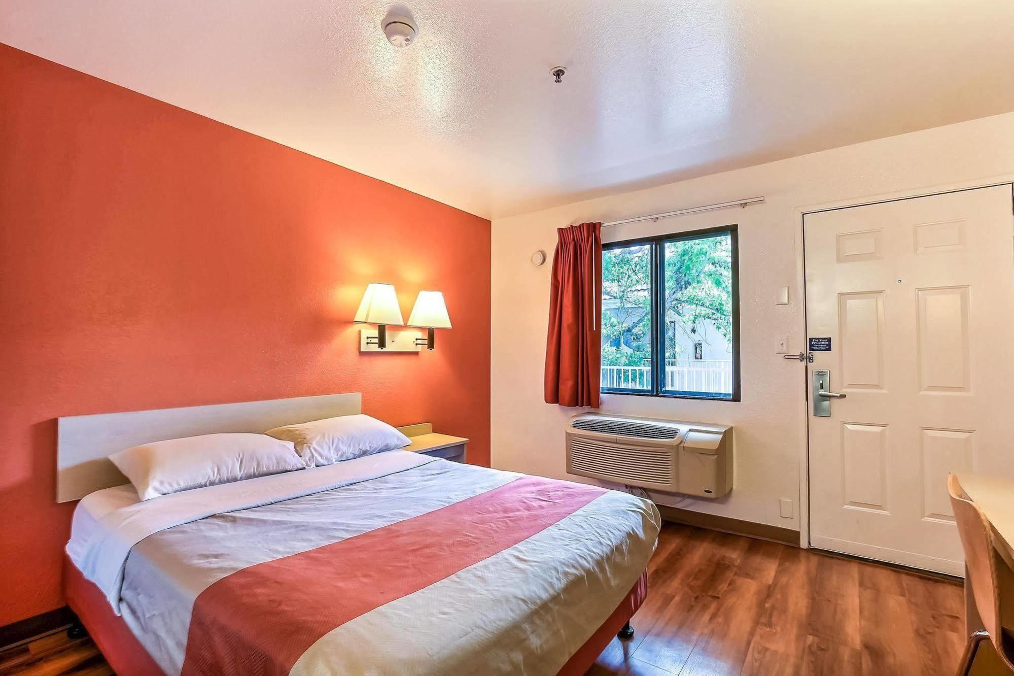 Motel 6-Pinole, Ca エクステリア 写真