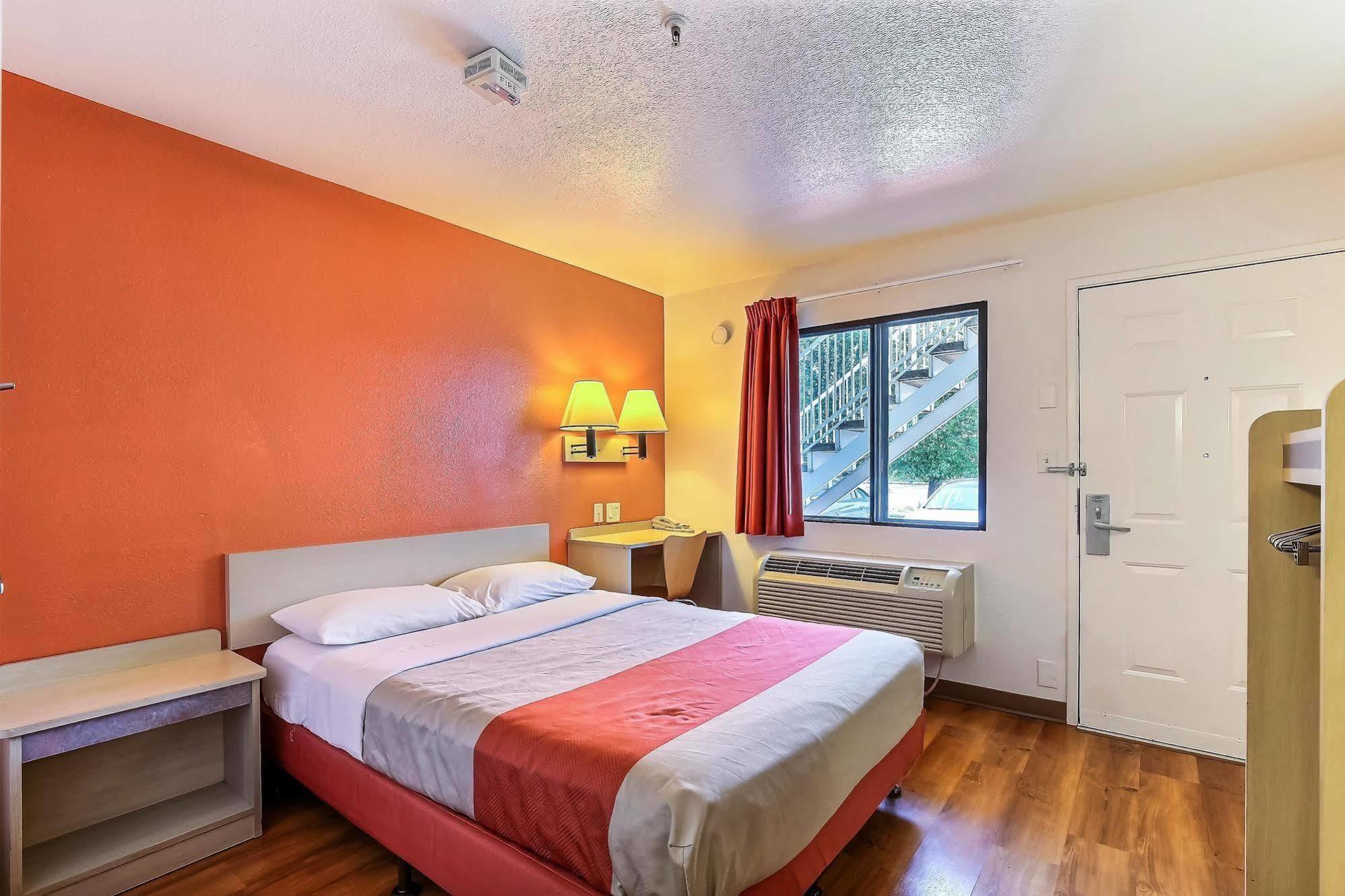 Motel 6-Pinole, Ca エクステリア 写真