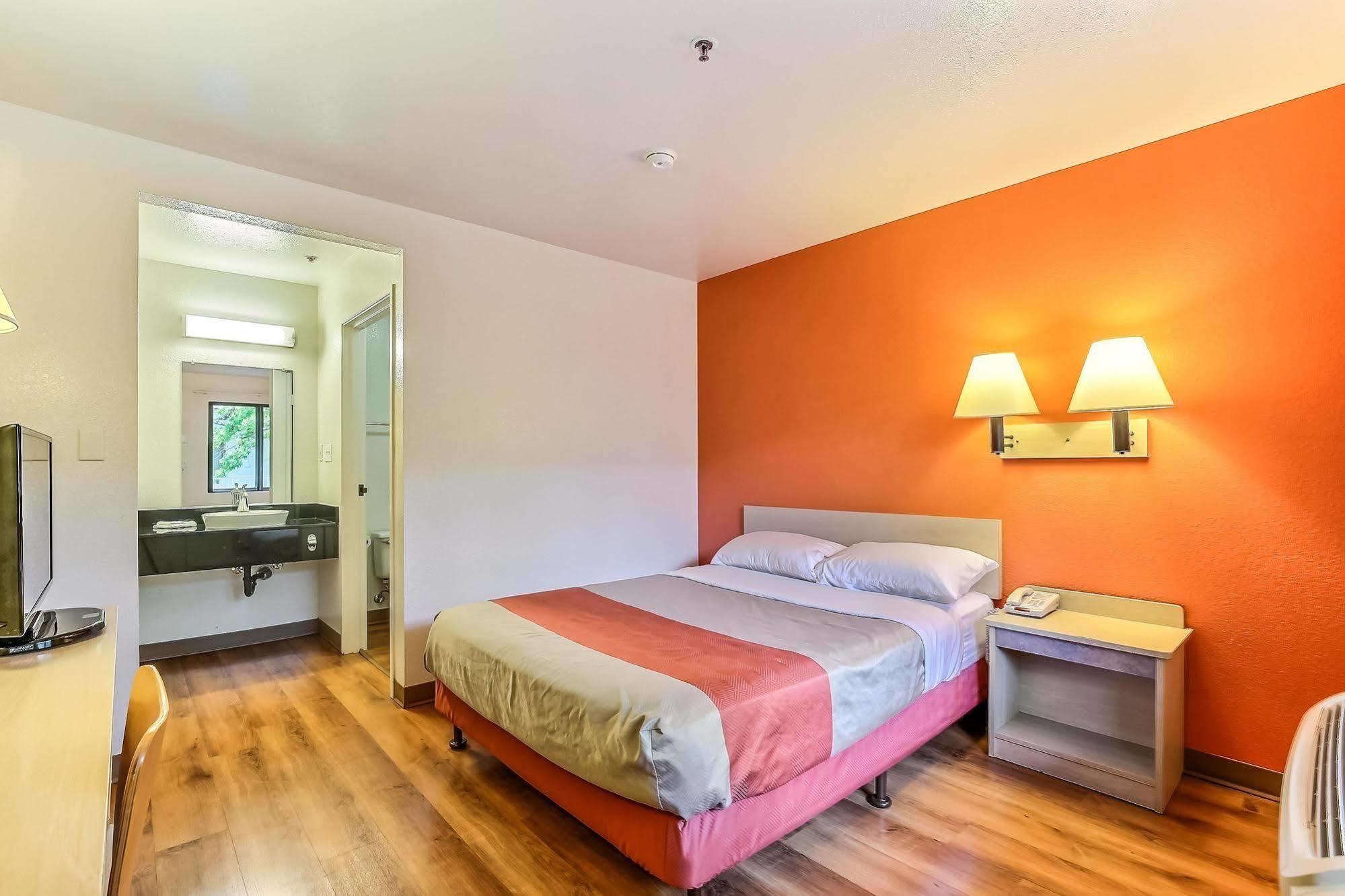 Motel 6-Pinole, Ca エクステリア 写真