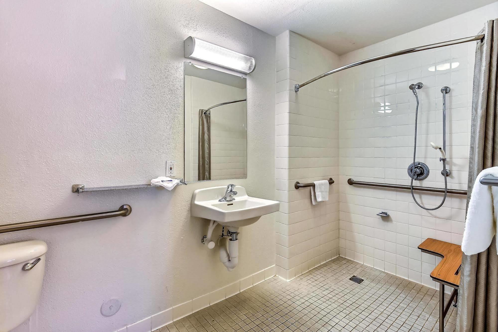 Motel 6-Pinole, Ca エクステリア 写真